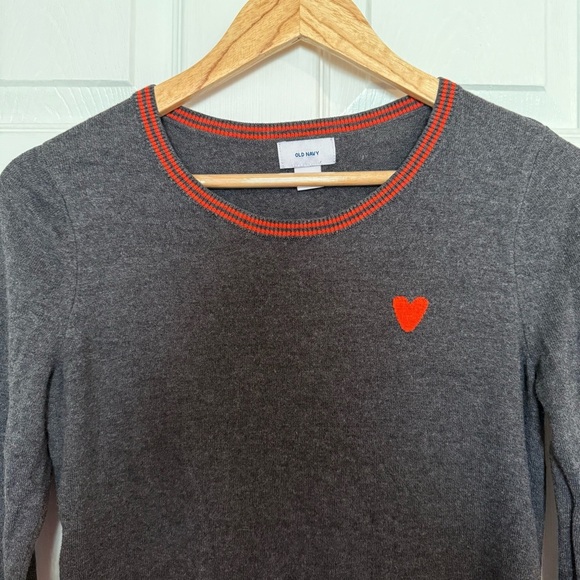 Old Navy Gray Heart Detail Crew Neck Sweater Long sleeve Top Knit - Picture 3 of 7